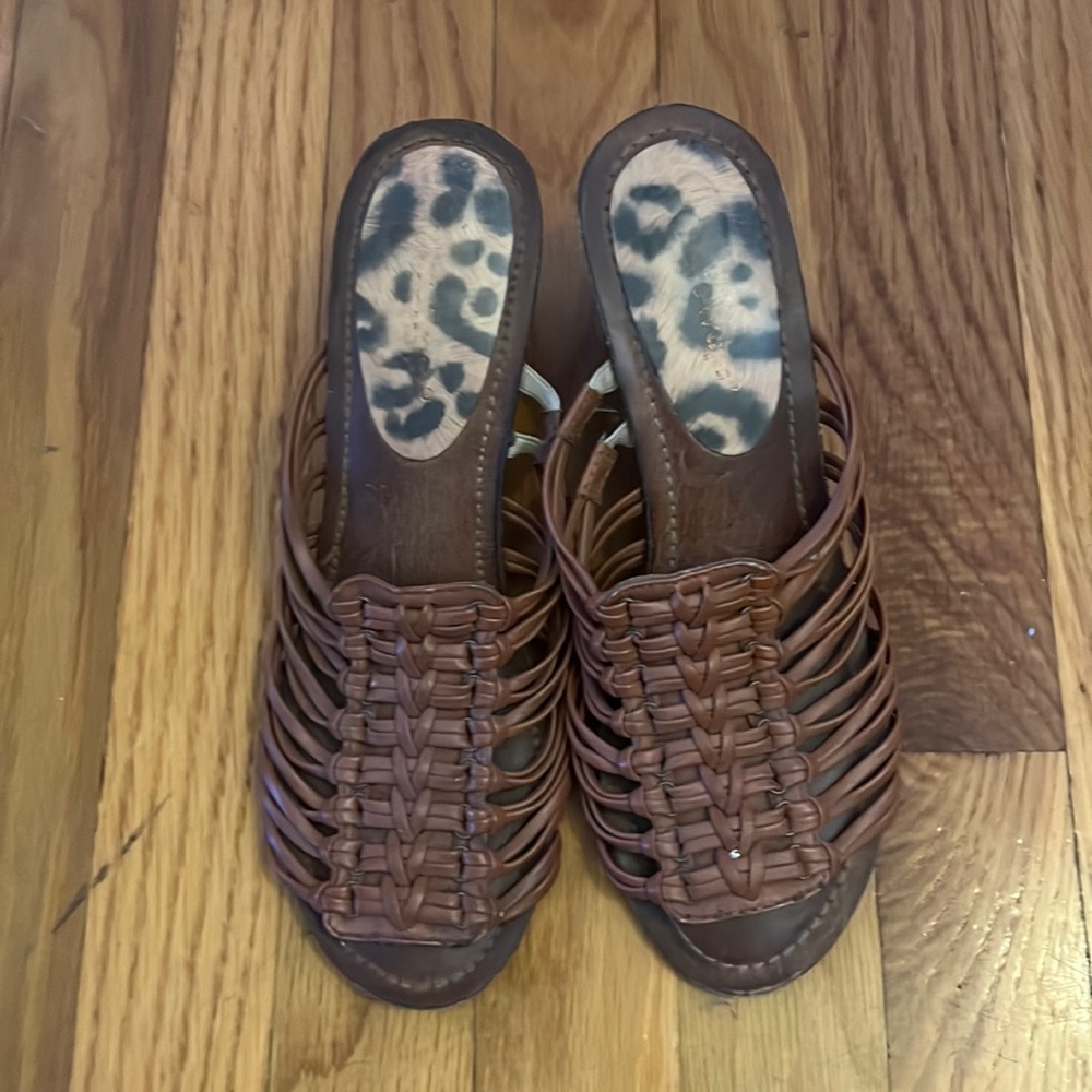 Brown Wedges